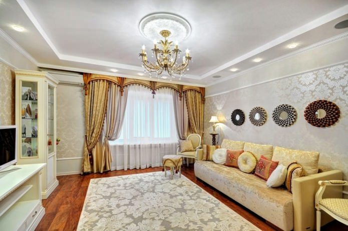 Cortinas com lambrequim na sala de estar