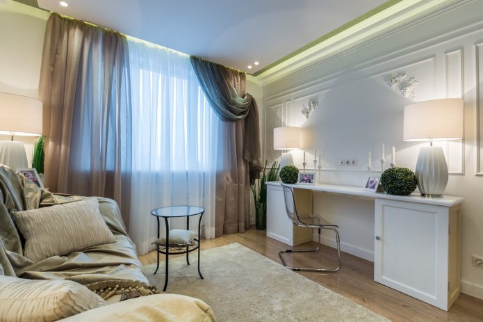 Cortinas de tule na sala de estar