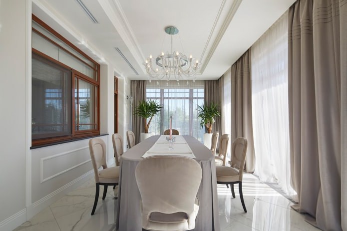 cortinas bege na cozinha em estilo clássico moderno