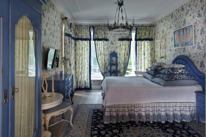 cortinas com babados em um quarto estilo campestre