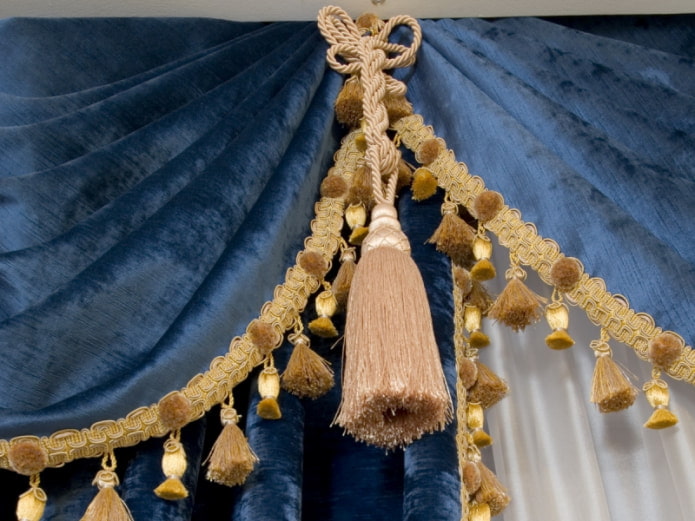 Borlas e franjas em cortinas