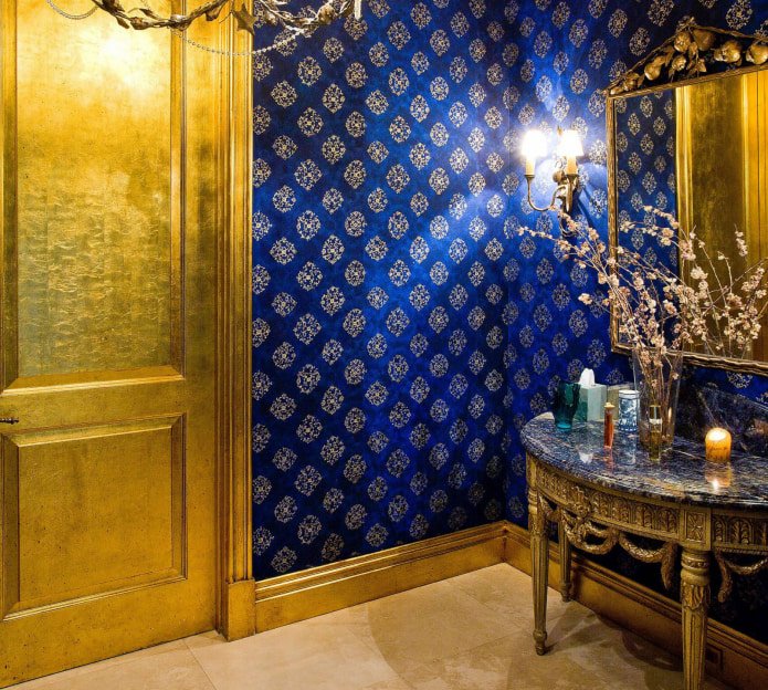 Interior azul-dourado
