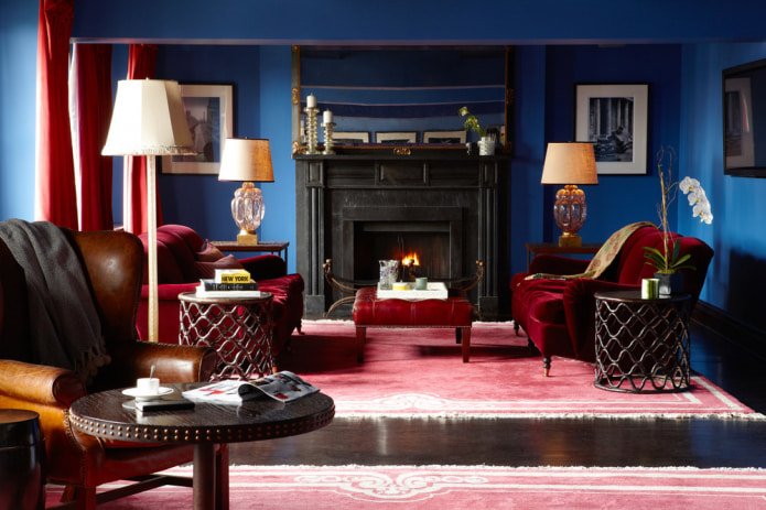 Interior azul e vermelho