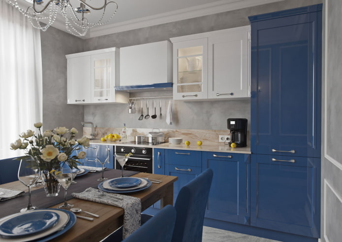 cozinha em tons de azul em estilo neoclássico