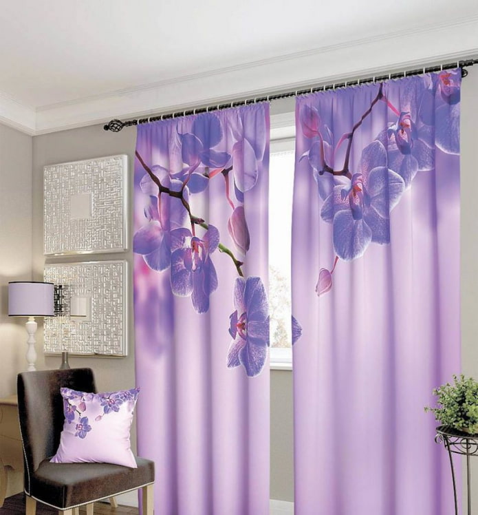cortinas fotográficas lilás no interior