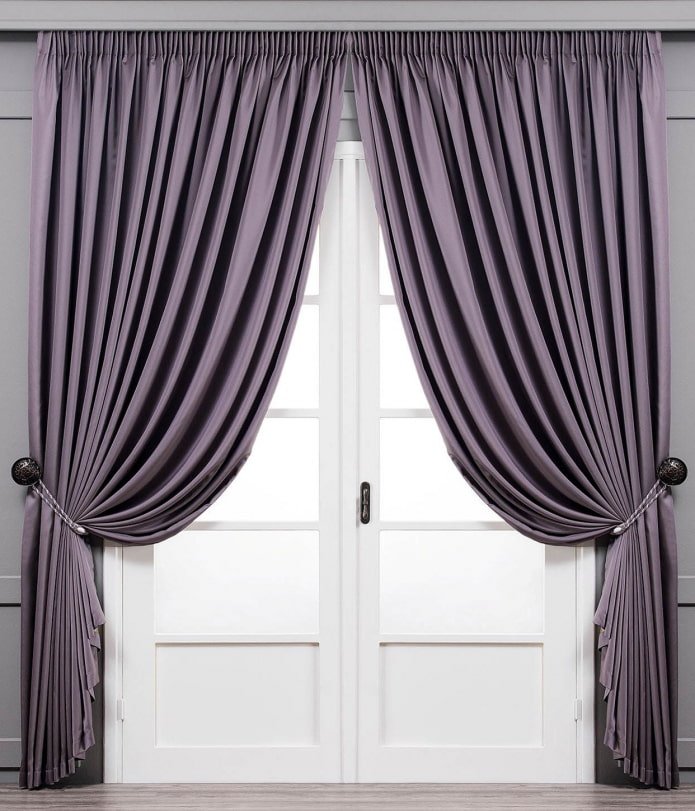 cortinas lilás escuro com suporte