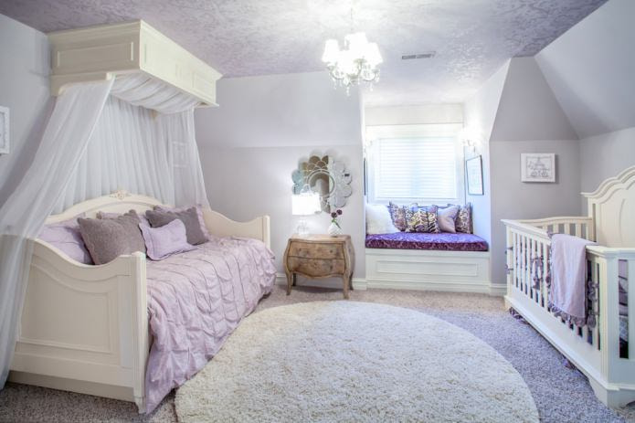quarto infantil em tons de lilás