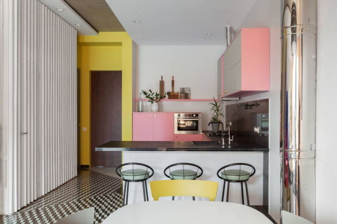 cozinha rosa com amarelo