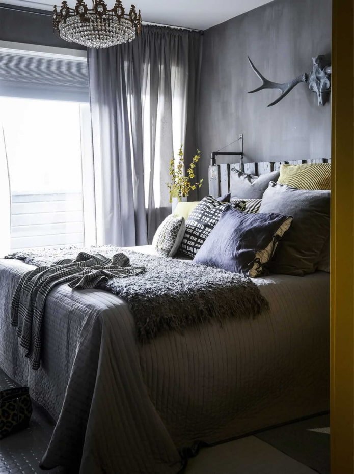 quarto pequeno escuro