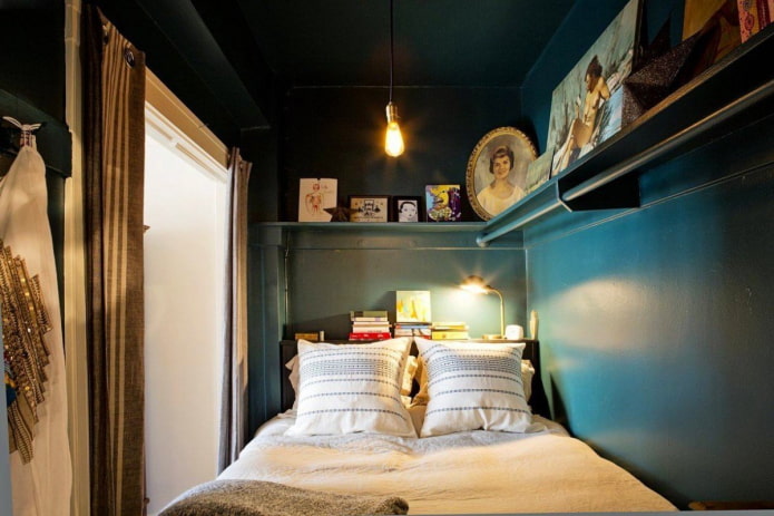 pequeno quarto escuro