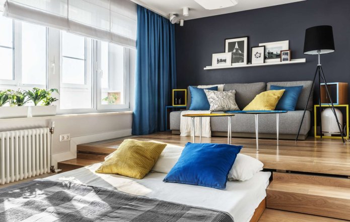 cama-dobrável na sala de estar