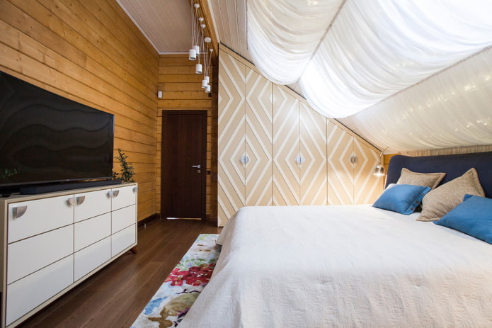 arranjo de um quarto no sótão