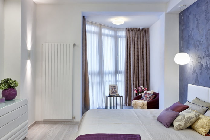 decoração e iluminação no quarto combinadas com uma loggia