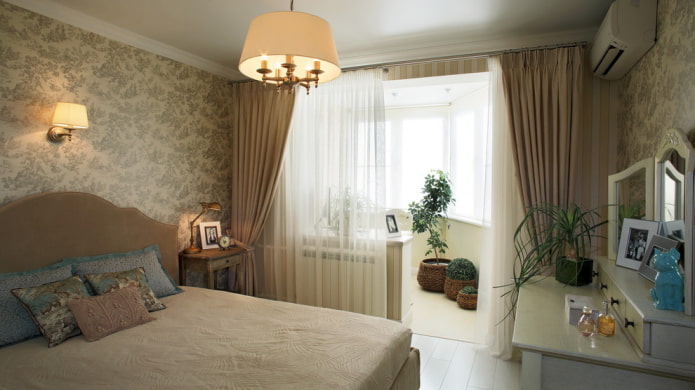 Provença em um quarto com varanda