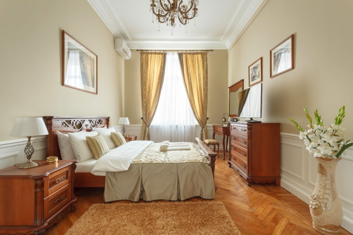 interior de quarto bege-marrom
