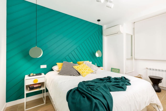 interior de um quarto branco e turquesa