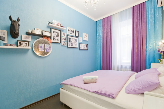 interior do quarto azul-lilás