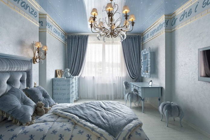 interior de um quarto azul em estilo clássico