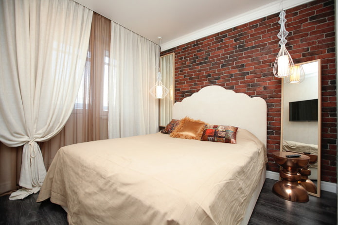 quarto estilo loft em um edifício Khrushchev