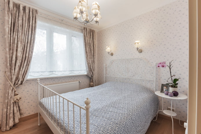 móveis no interior do quarto em estilo provençal