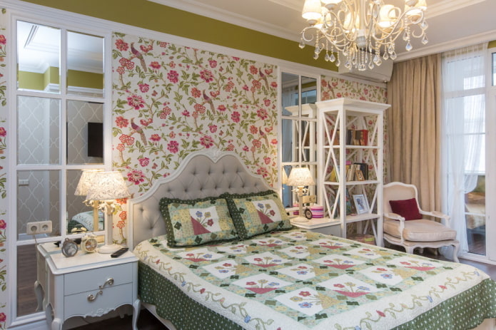 móveis no interior do quarto em estilo provençal