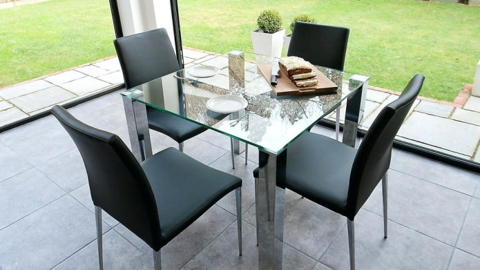 mesa de jantar quadrada