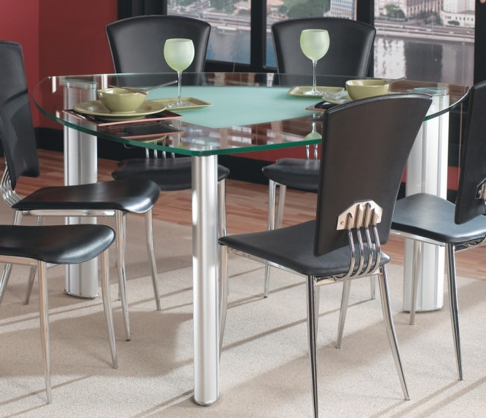 mesa de jantar triangular