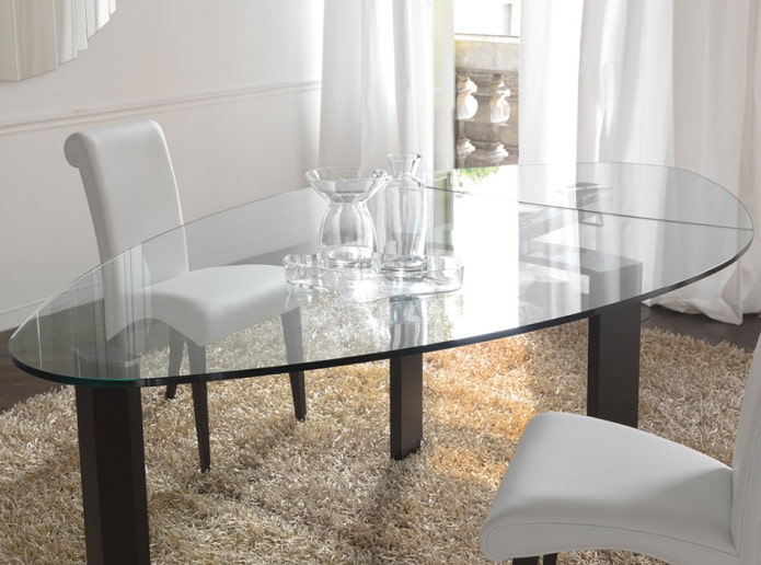 mesa de formato incomum