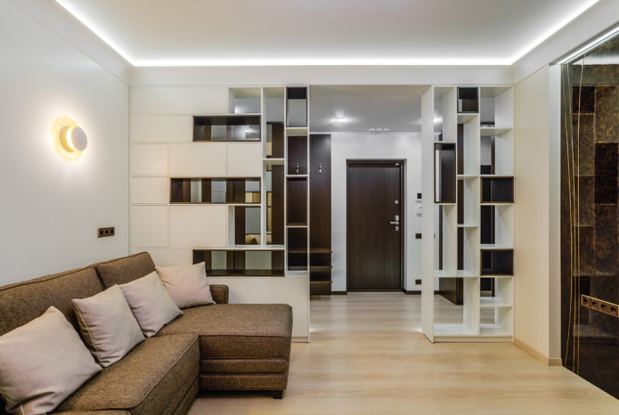 divisória em forma de rack no interior