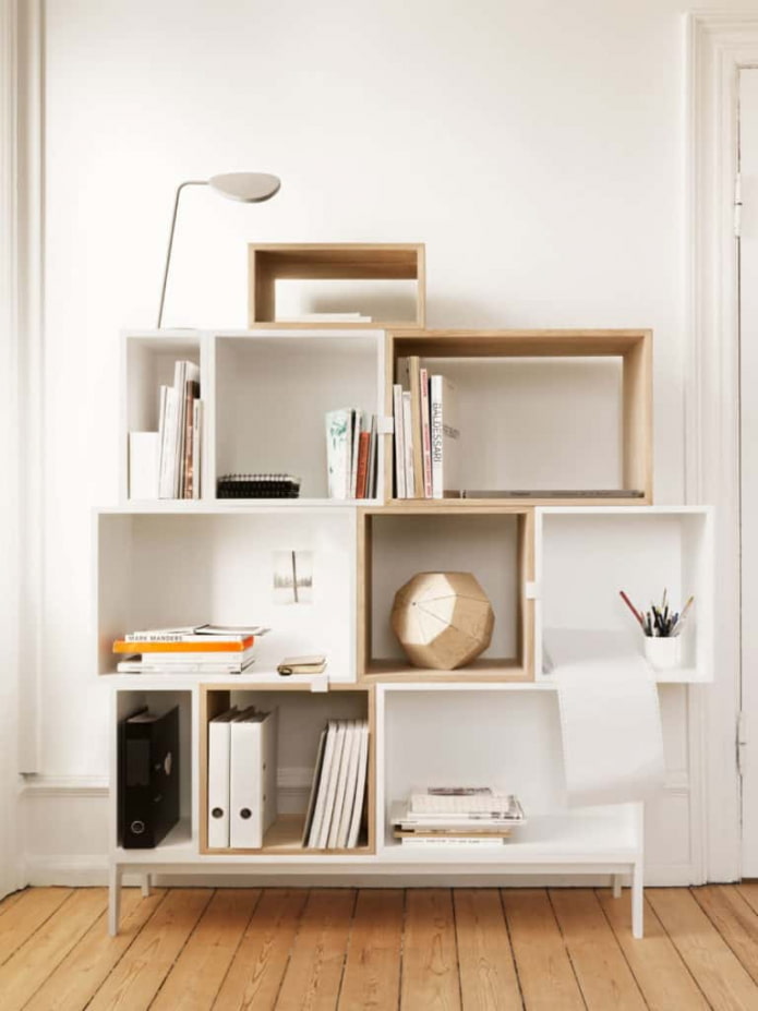 estante de mdf no interior