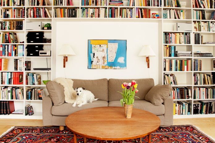 estante para livros no interior