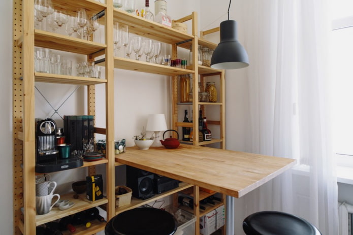 estrutura de suporte no interior da cozinha