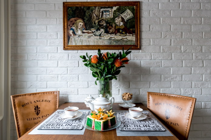 Parede de tijolos na cozinha