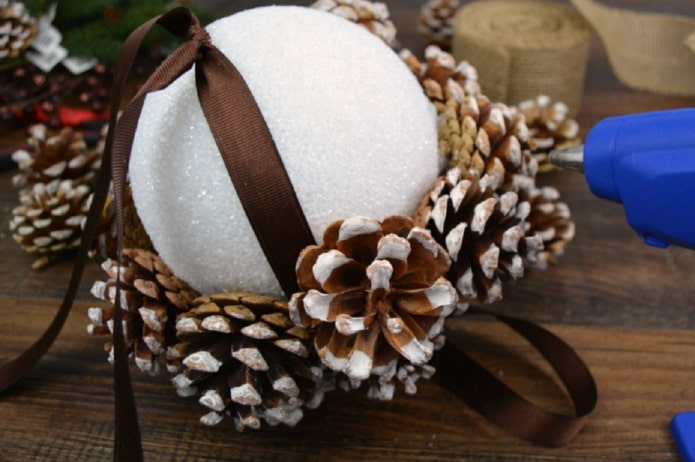 bola de pinhas