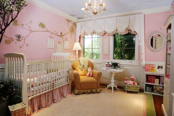 paredes rosa no quarto de uma criança