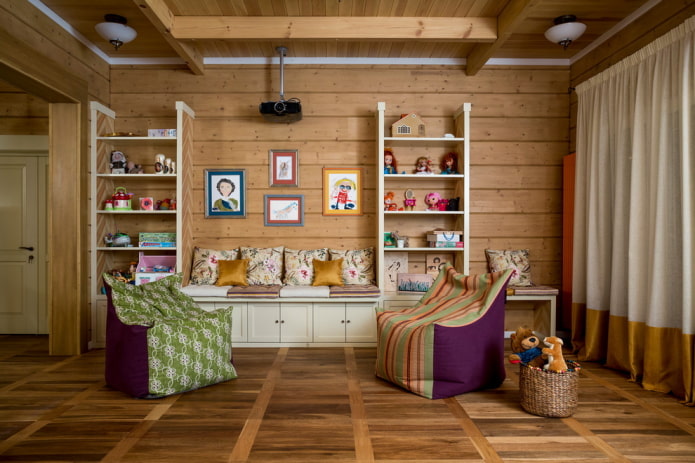 revestimento de parede de madeira em um quarto infantil