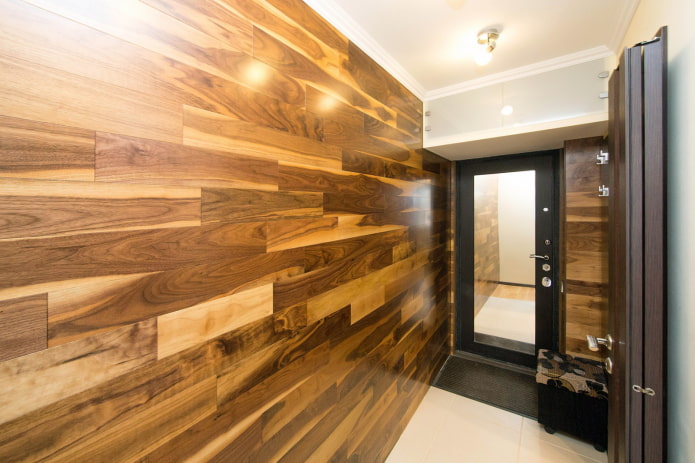 laminado na parede do corredor