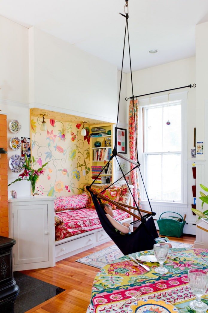 Estilo boho no interior do quarto de bebê