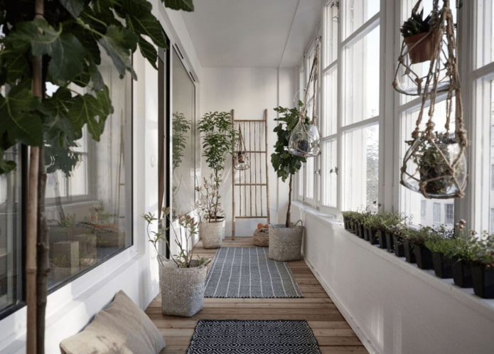 varanda aconchegante com plantas