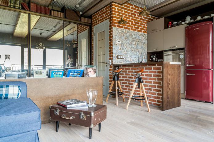 piso claro em um interior estilo loft