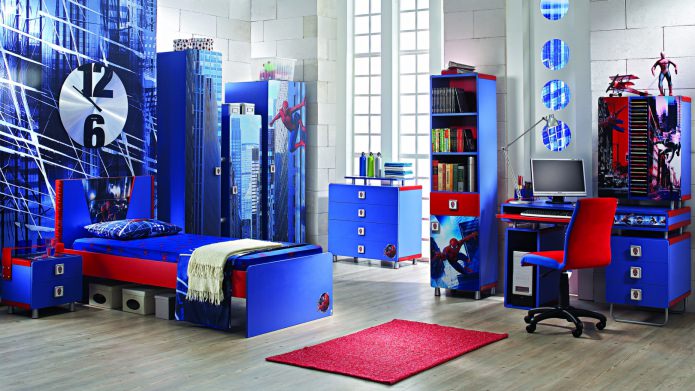 interior de quarto infantil no estilo do Homem-Aranha