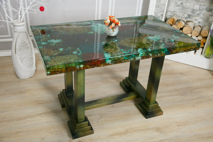 Mesa com seixos