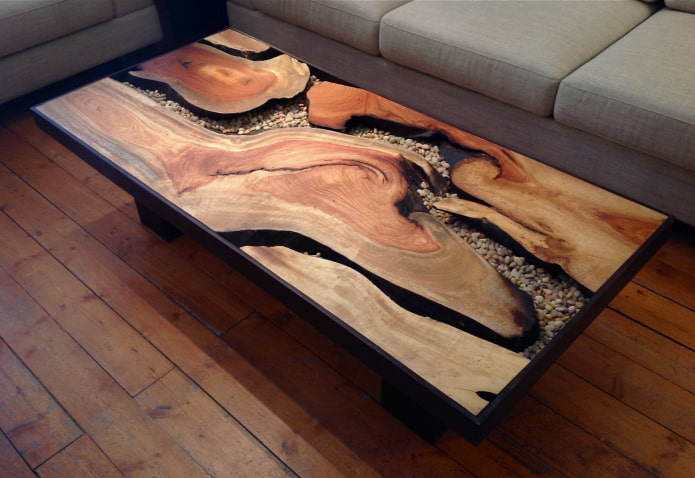 Mesa com Pedrinhas