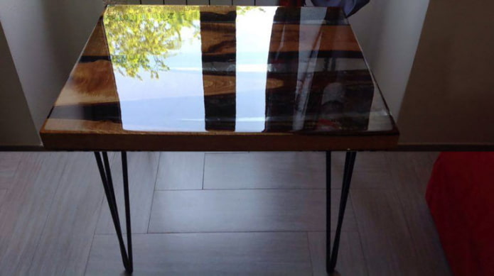 Mesa com pernas