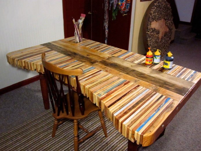 Mesa de artesanato de paletes