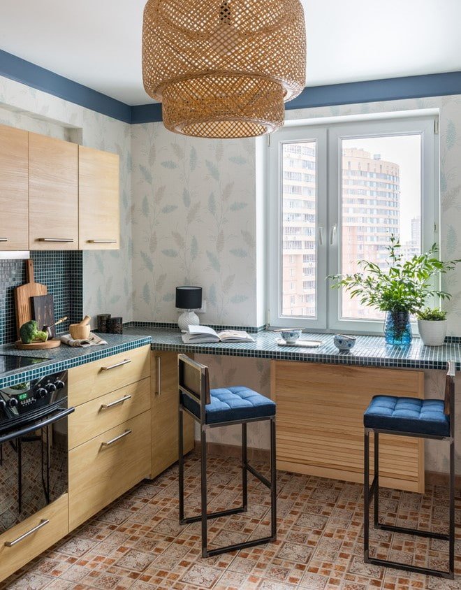 bancada com acabamento em azulejo na cozinha