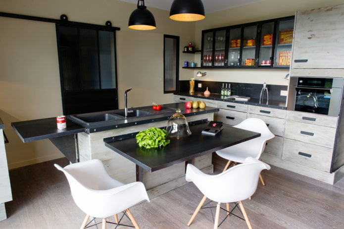 mesa dobrável no interior em estilo loft