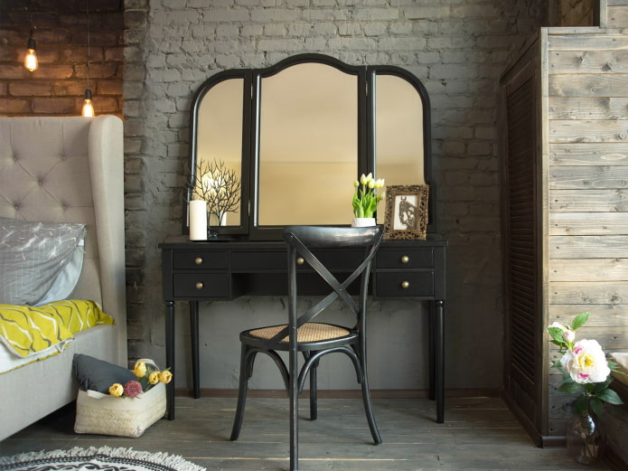 penteadeira no interior em estilo loft