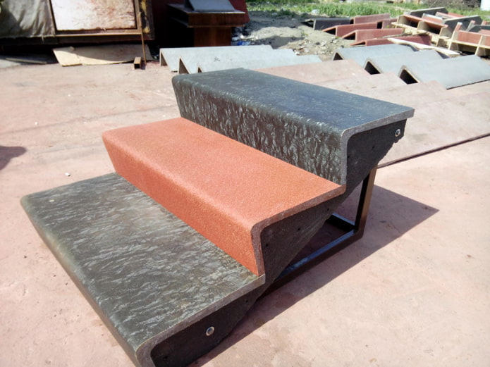 revestimentos em degraus de concreto com fibras compostas