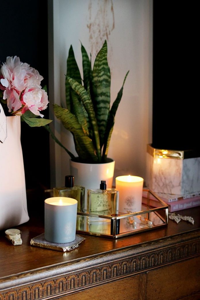 Velas na cômoda